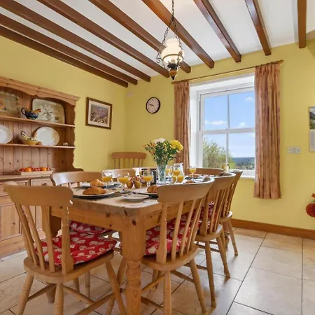 4 Bed In Whitby Oc-wa965 * Lealholm