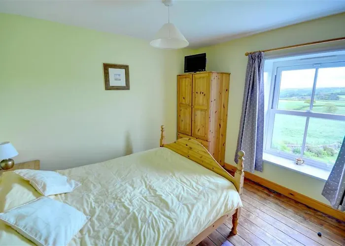 Hole In The Ellers *