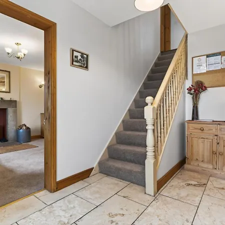 4 Bed In Whitby Oc-wa965 Casa de Férias